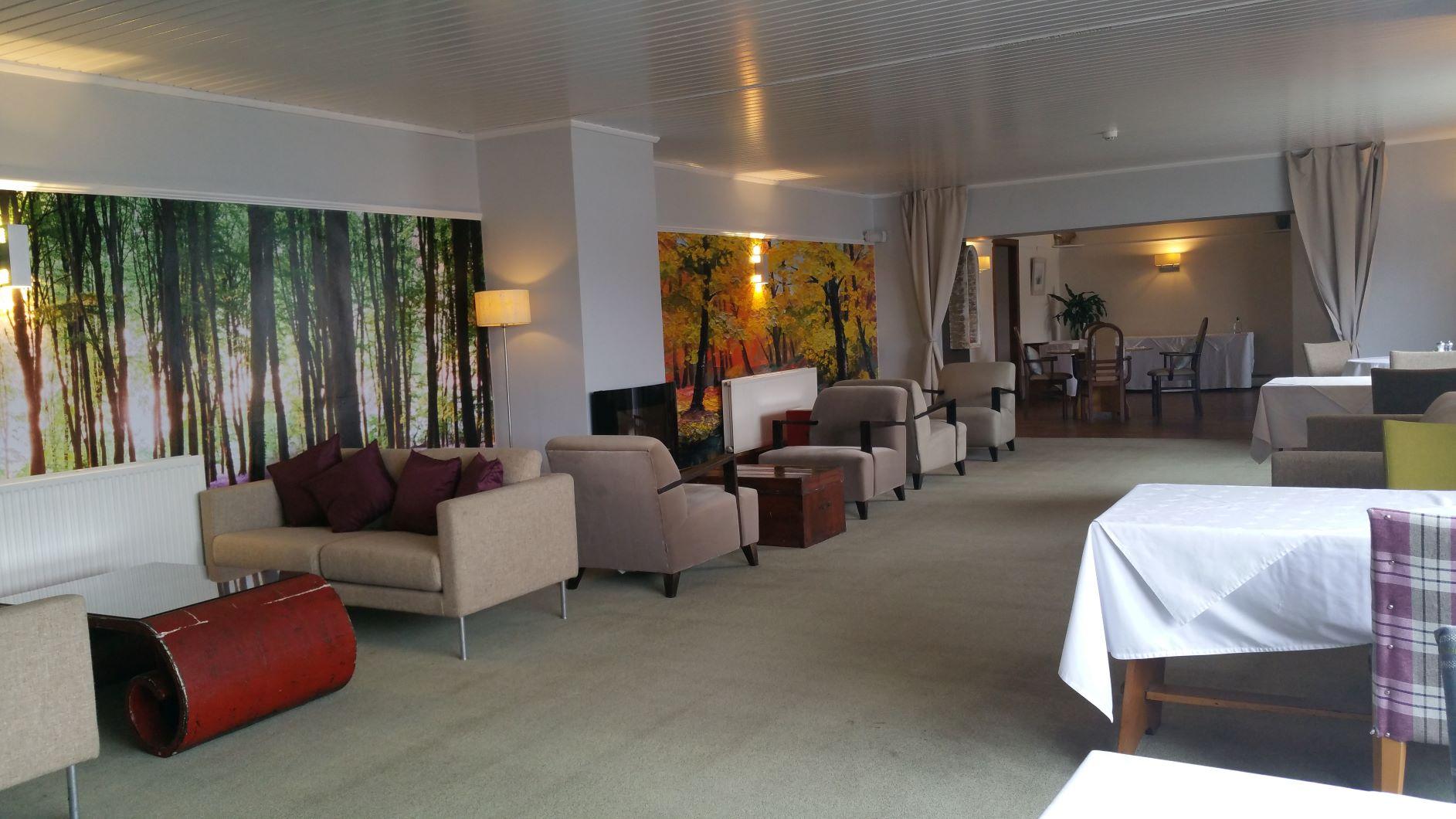 Autumn Spring small - The Four Seasons Hotel